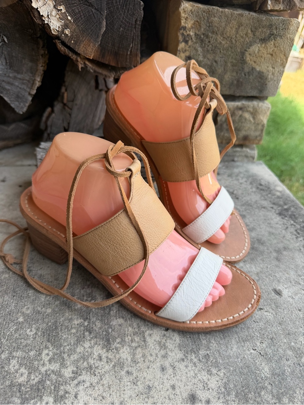Soludos Women's Two-Tone Leather Lace-Up Sandals - Tan & White Sz-9. Loc V